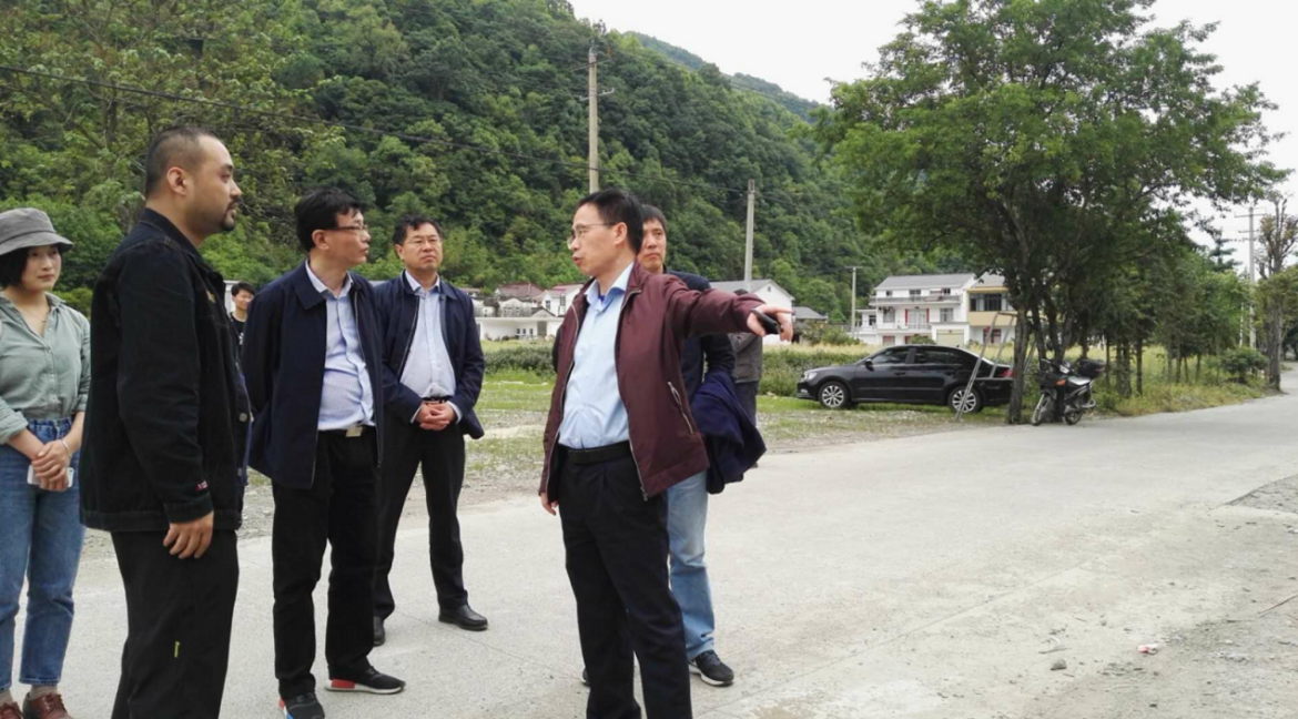 省小勐拉99厅集团党委副书记沈国强一行赴石台县大演乡新联村开展帮扶调研工作