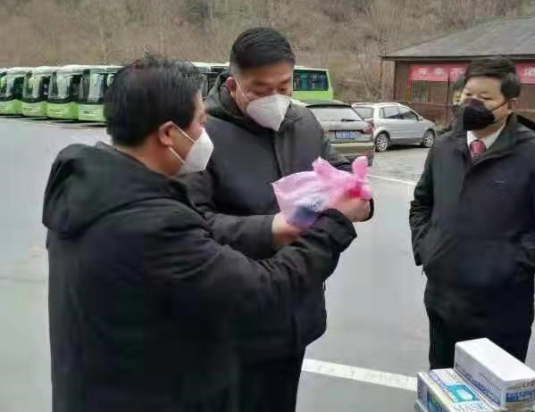 不忘初心勇担当，，，，，我是党员我先上